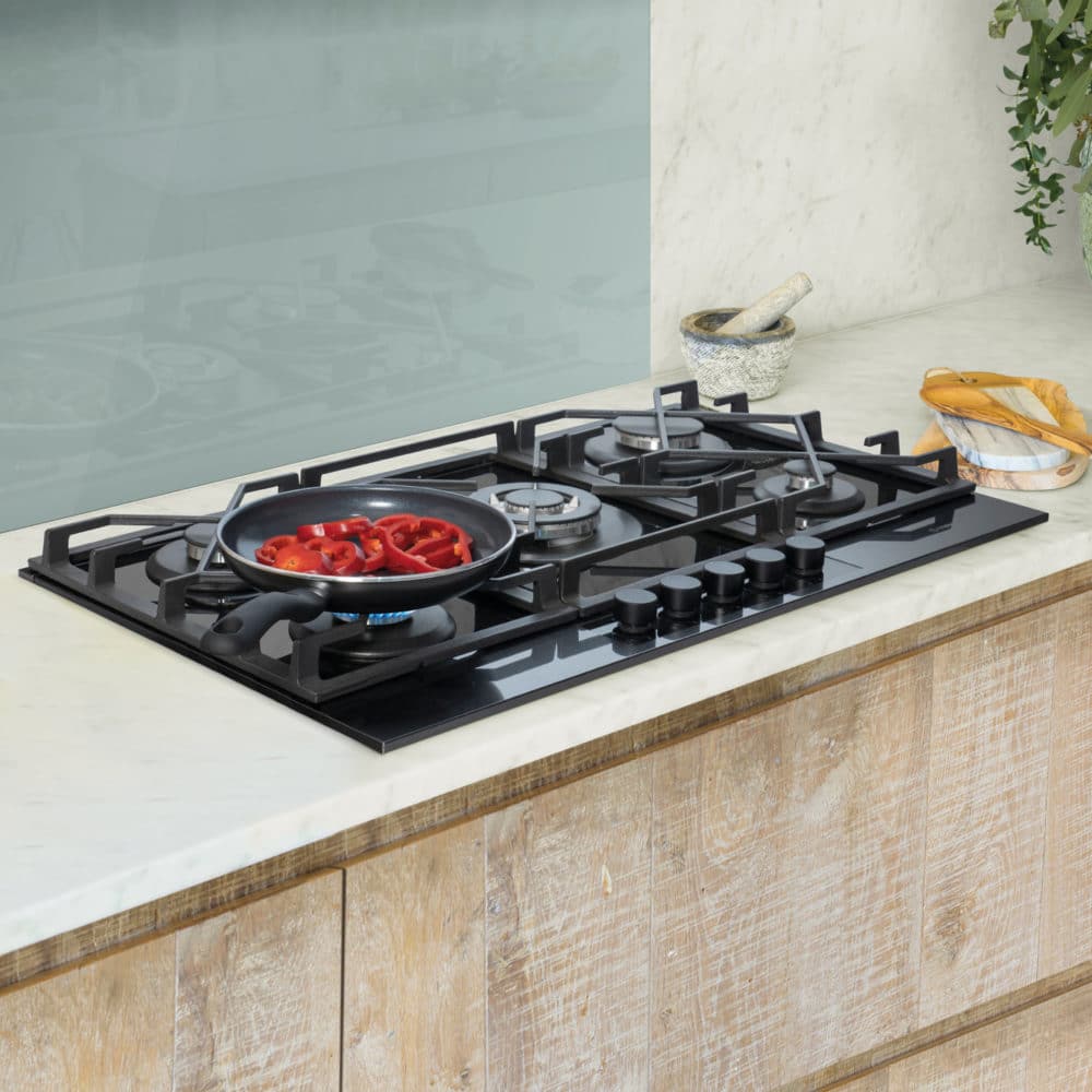 876mm Gunmetal Front Panel and Black Glass Gas Hob