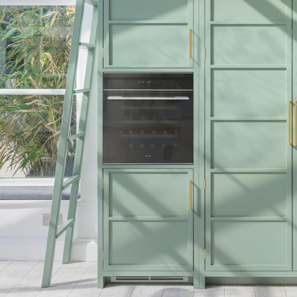 Single Zone Built-in Wine Cooler Black Glass