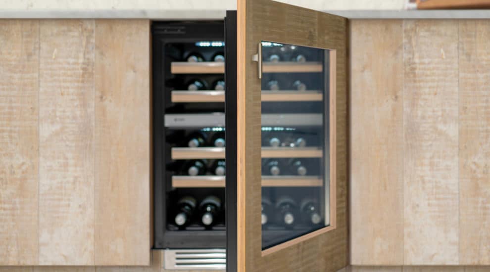 60cm Wine Cooler with Furniture surround door with glasses